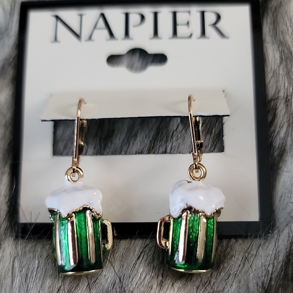 NWT Napier Green and Gold Beer Mug Earrings - Picture 1 of 6